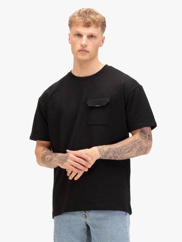 Men's relaxed-fit black t-shirt with crew neck and short sleeves, detail view 1