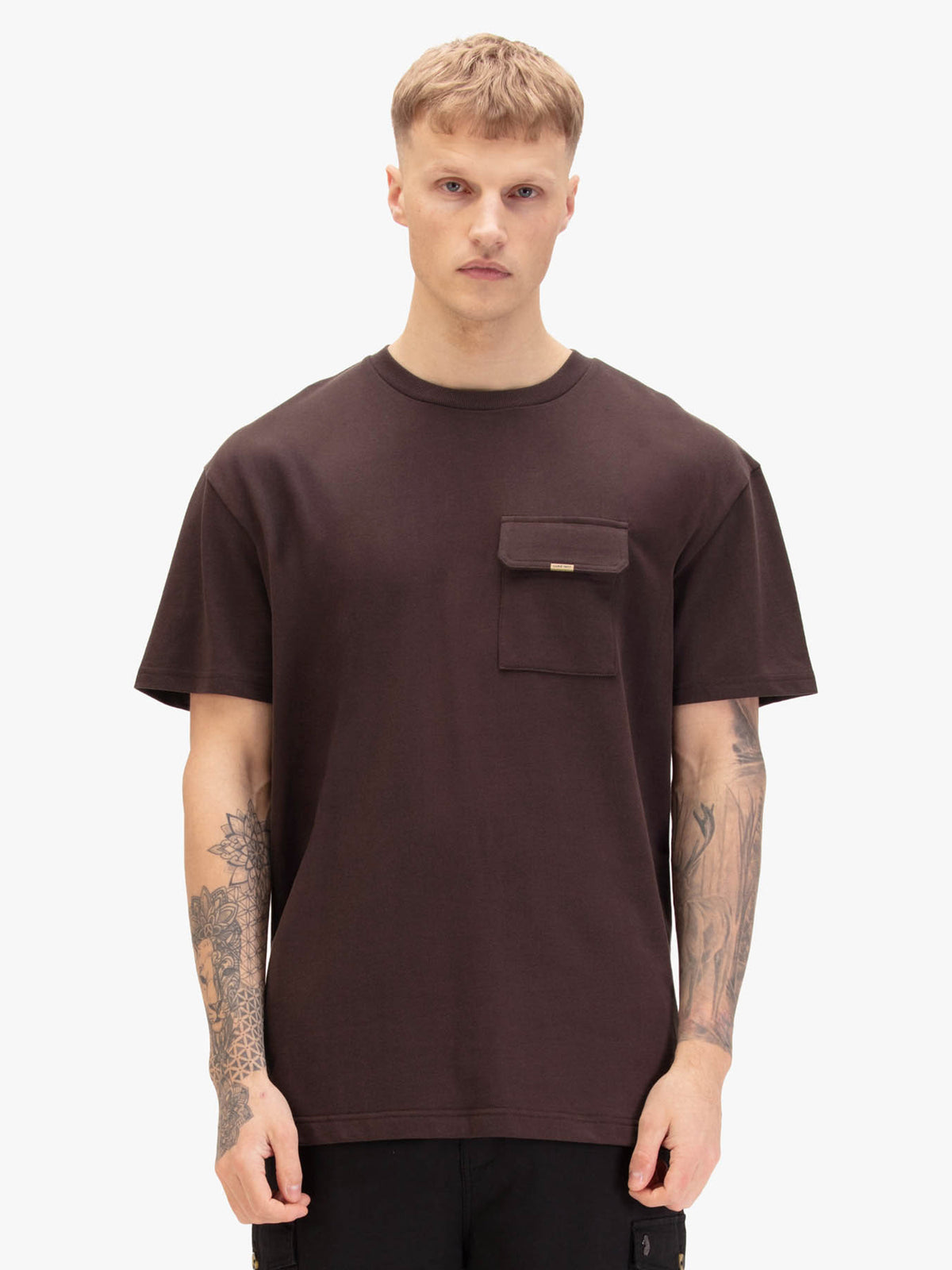 Men's relaxed-fit brown t-shirt with crew neck and short sleeves, worn by a model, front view