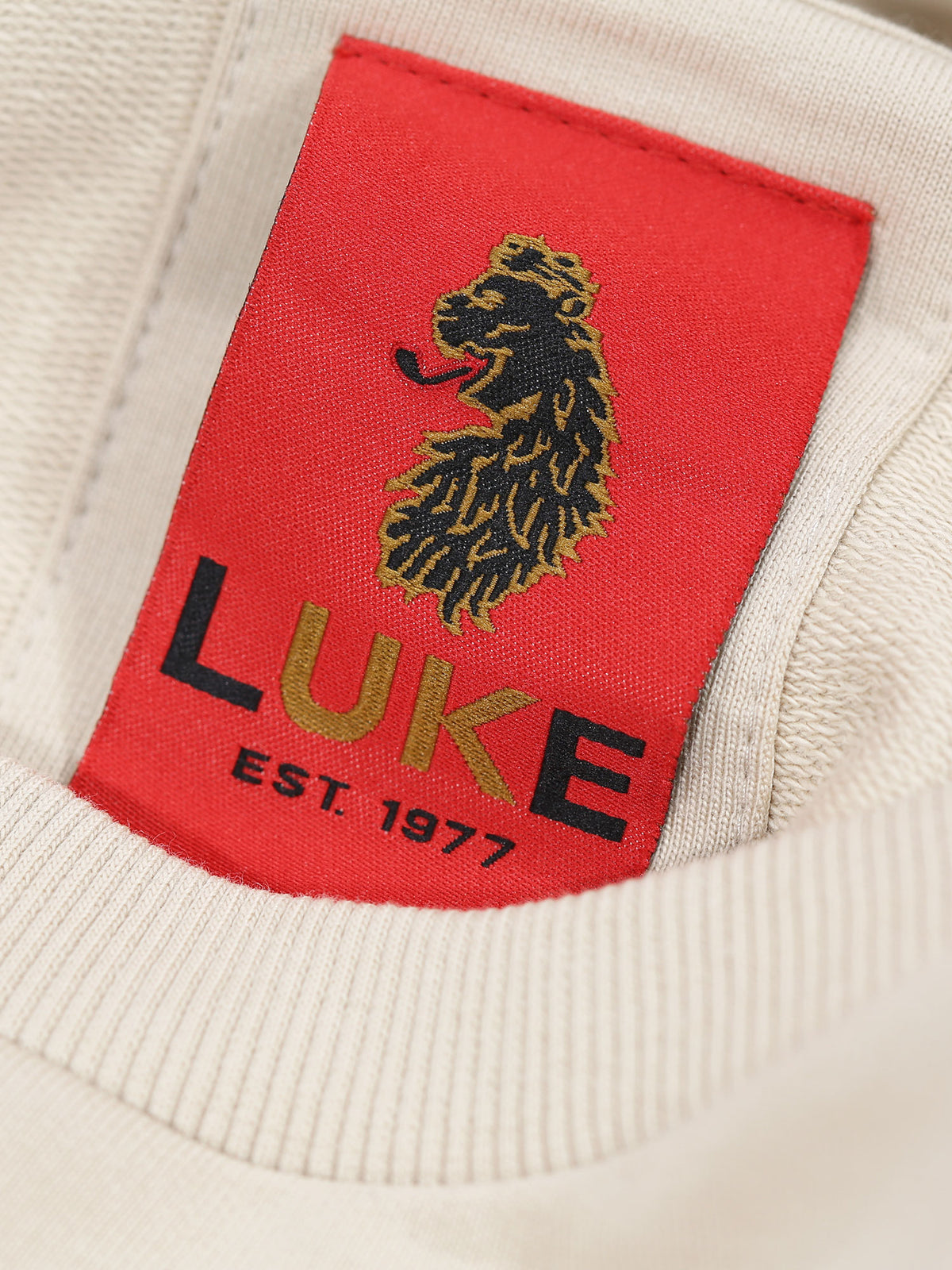 Men's relaxed-fit beige t-shirt with crew neck and short sleeves - detail view 2.