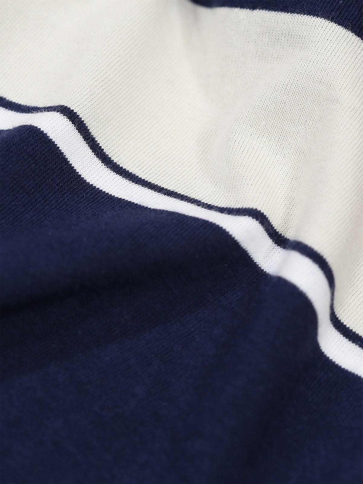 Boy's t-shirt with crew neck and cotton, fabric detail view