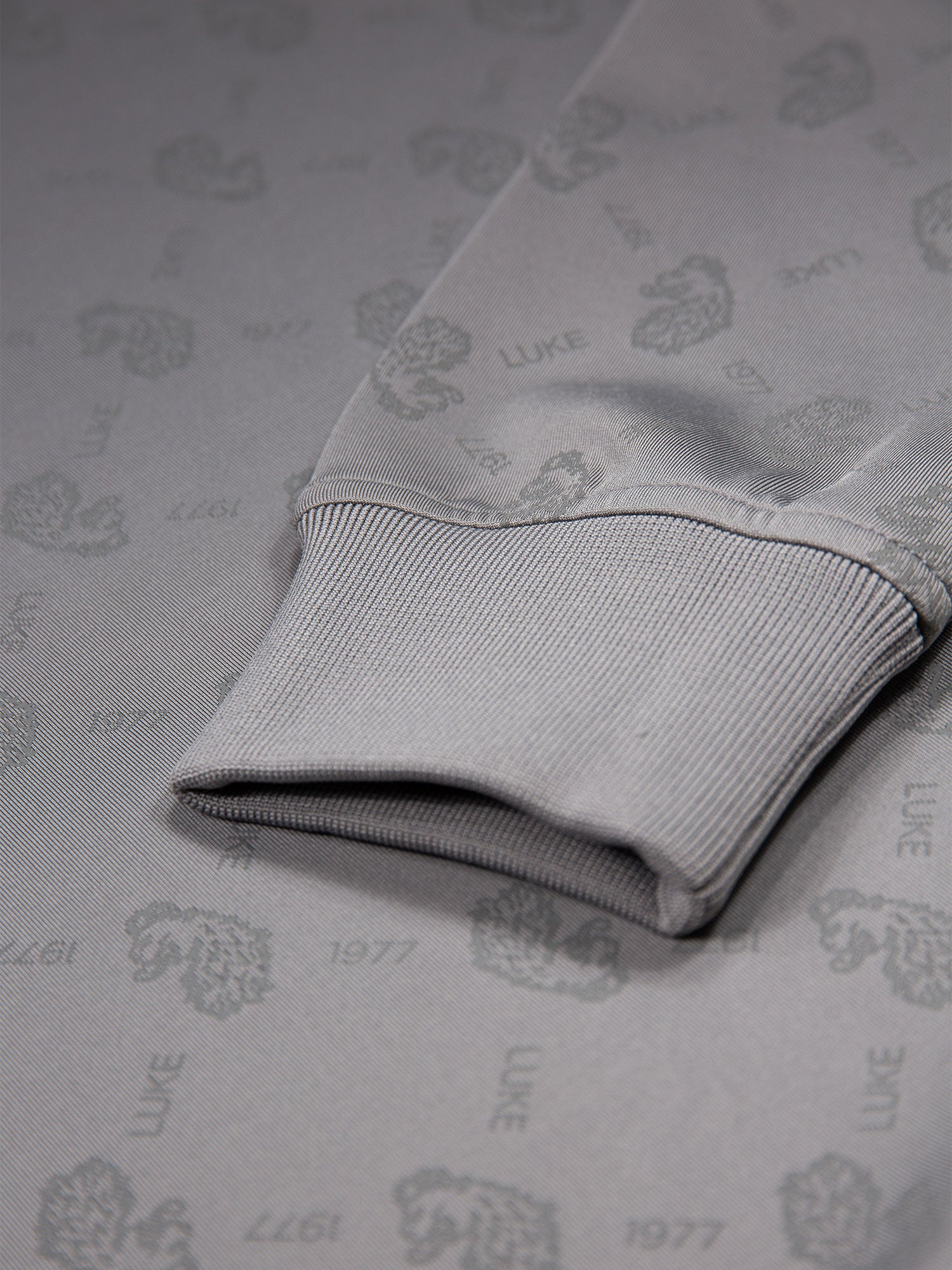 GAZZAS TEARS OVERPRINT SWEATSHIRT