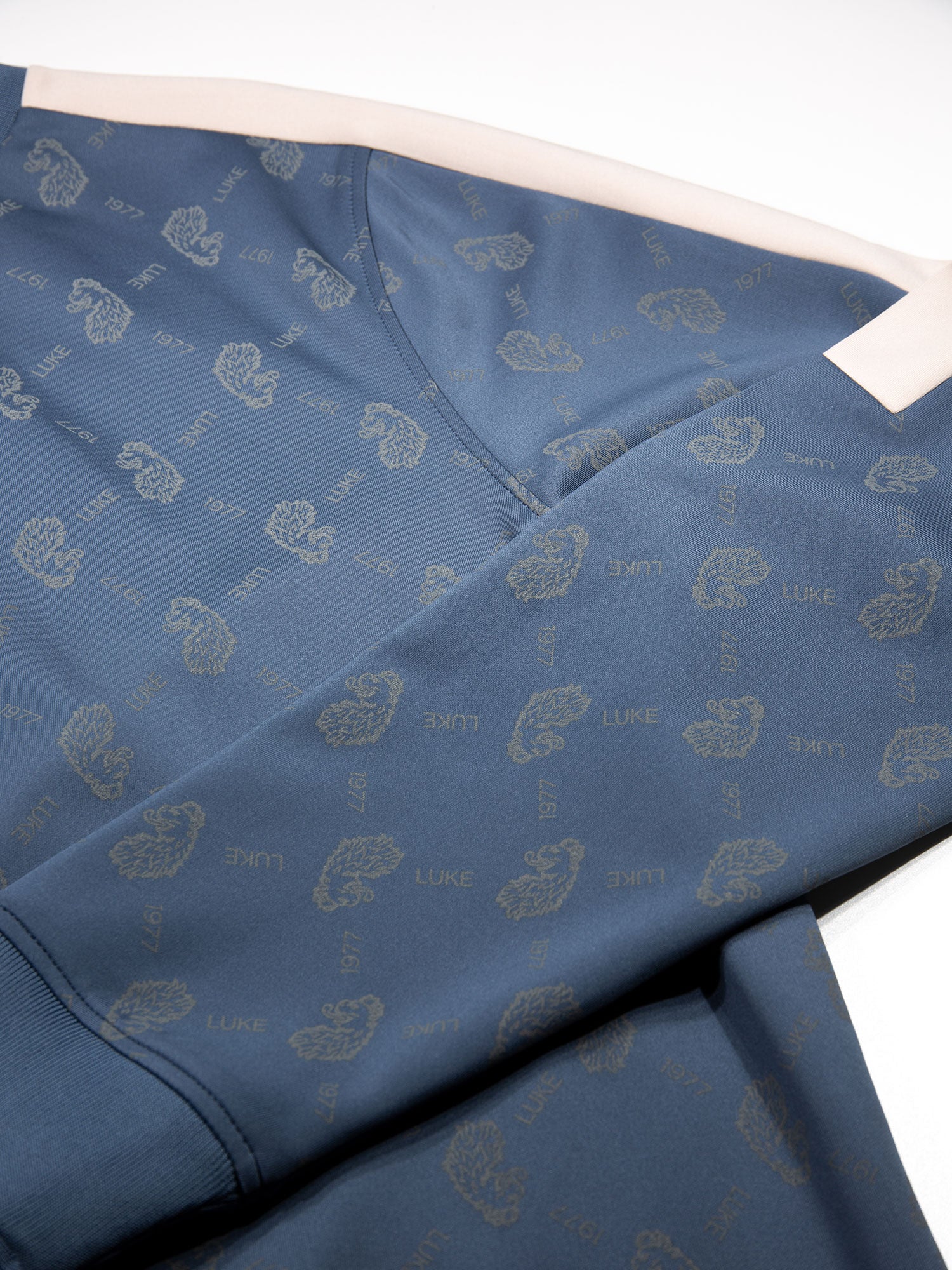 GAZZAS TEARS OVERPRINT SWEATSHIRT