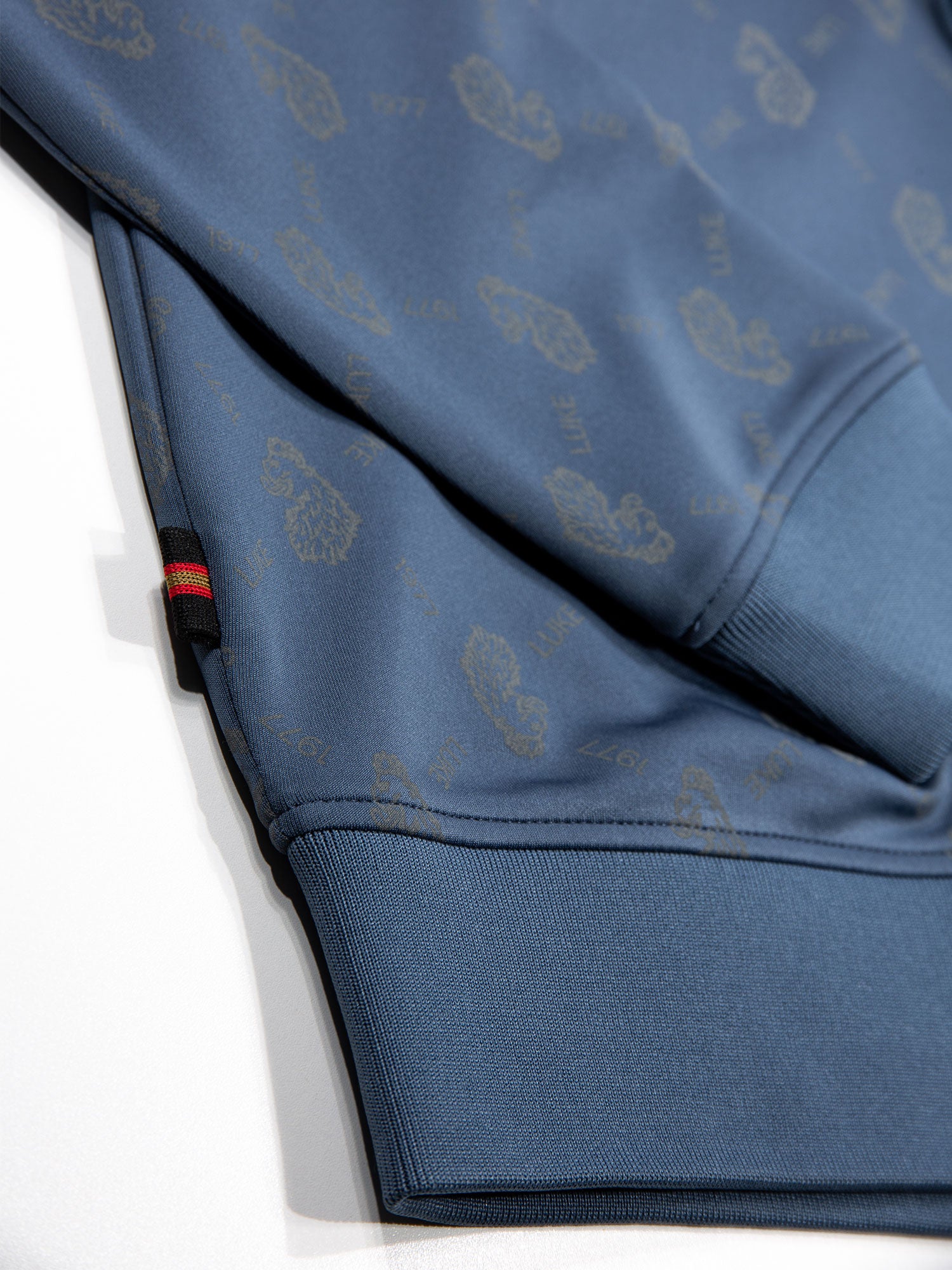 GAZZAS TEARS OVERPRINT SWEATSHIRT