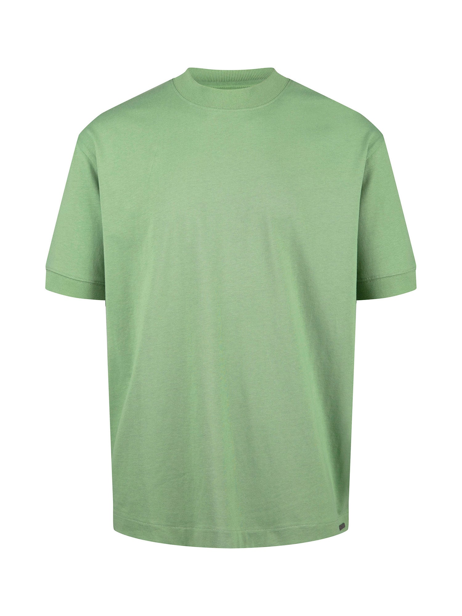 WHO WEARS THE RELAXED FIT T-SHIRT