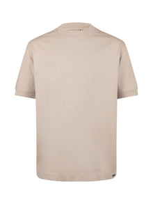  WHO WEARS THE RELAXED FIT T-SHIRT