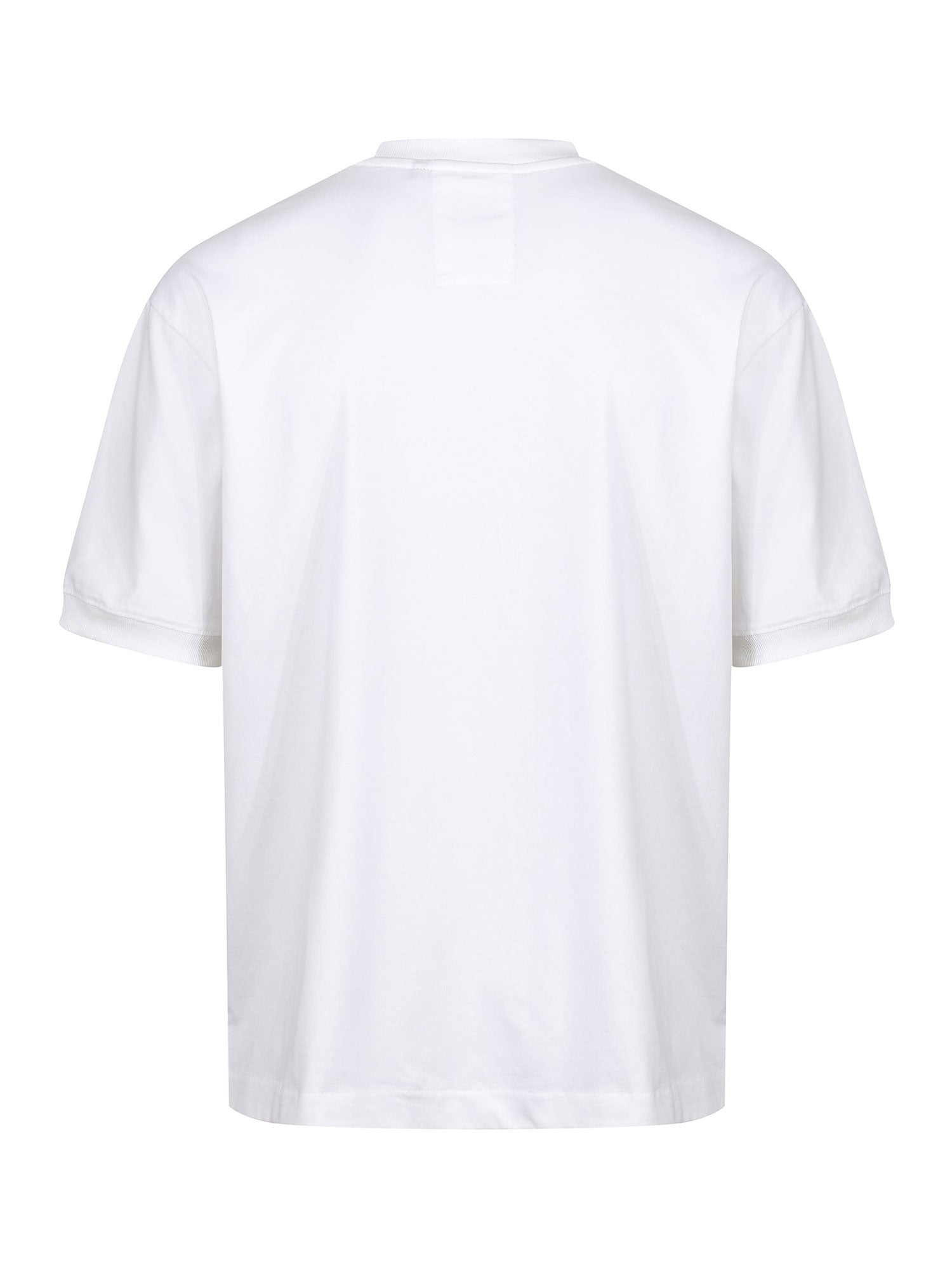 WHO WEARS THE RELAXED FIT T-SHIRT