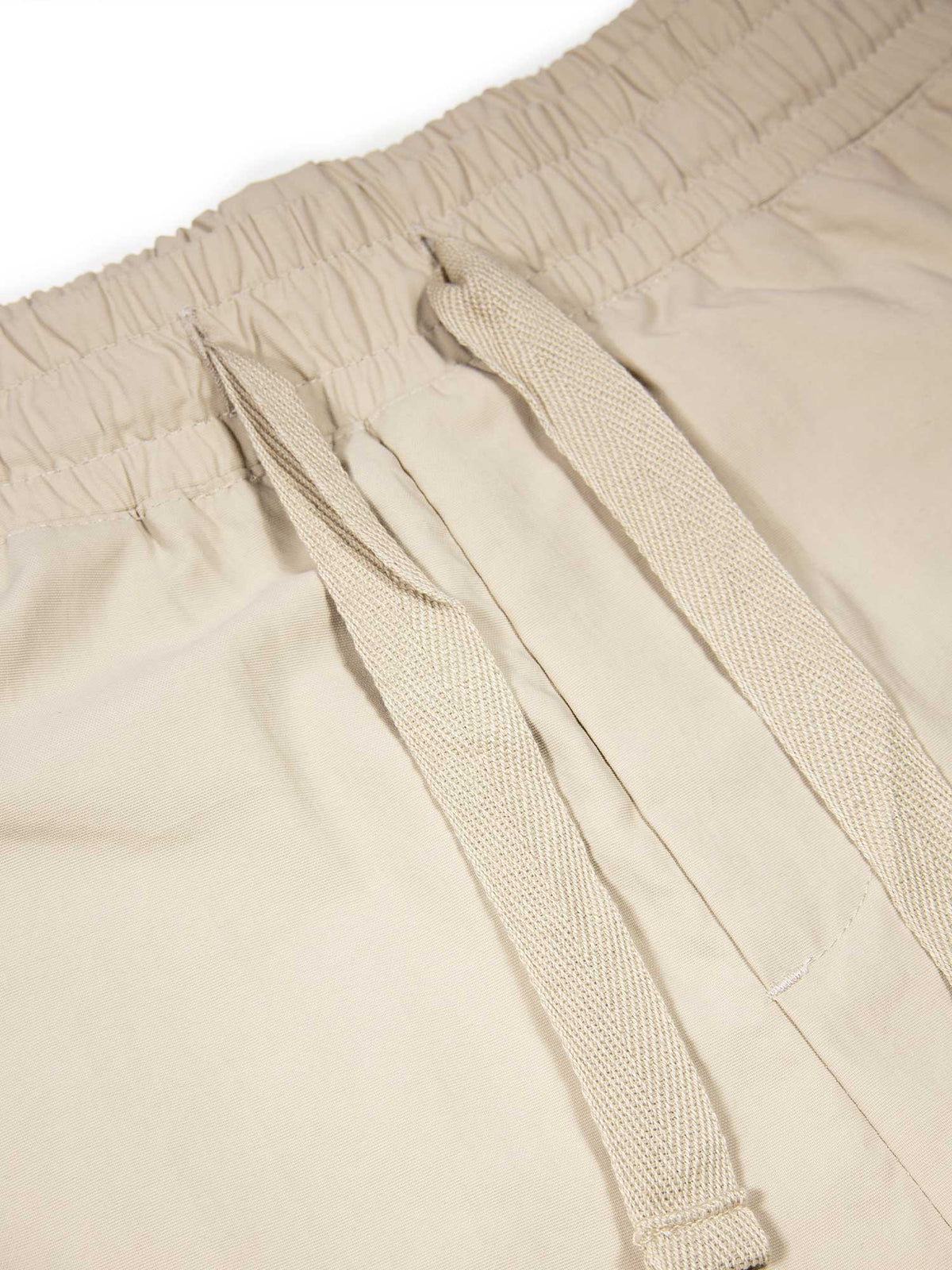 Men's beige shorts with elasticated waistband, detail view 1