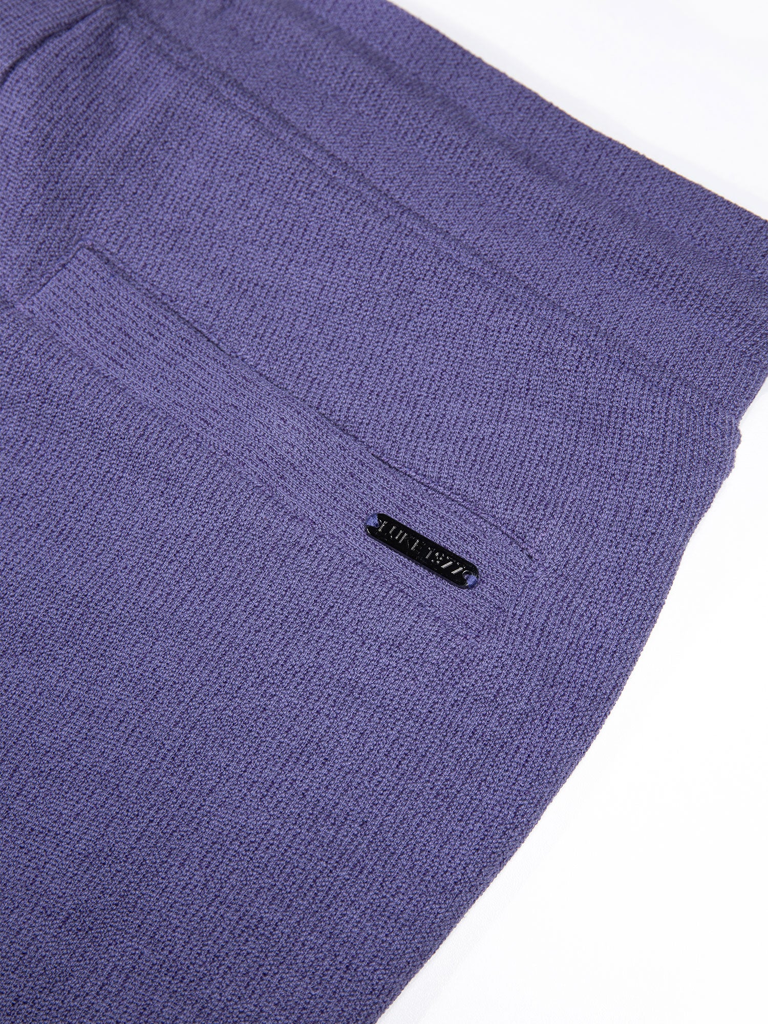 LAKI TEXTURED SHORTS