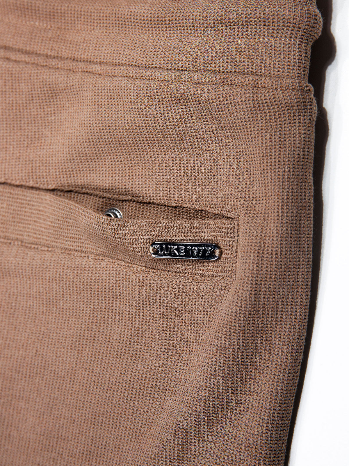 LAKI TEXTURED SHORTS