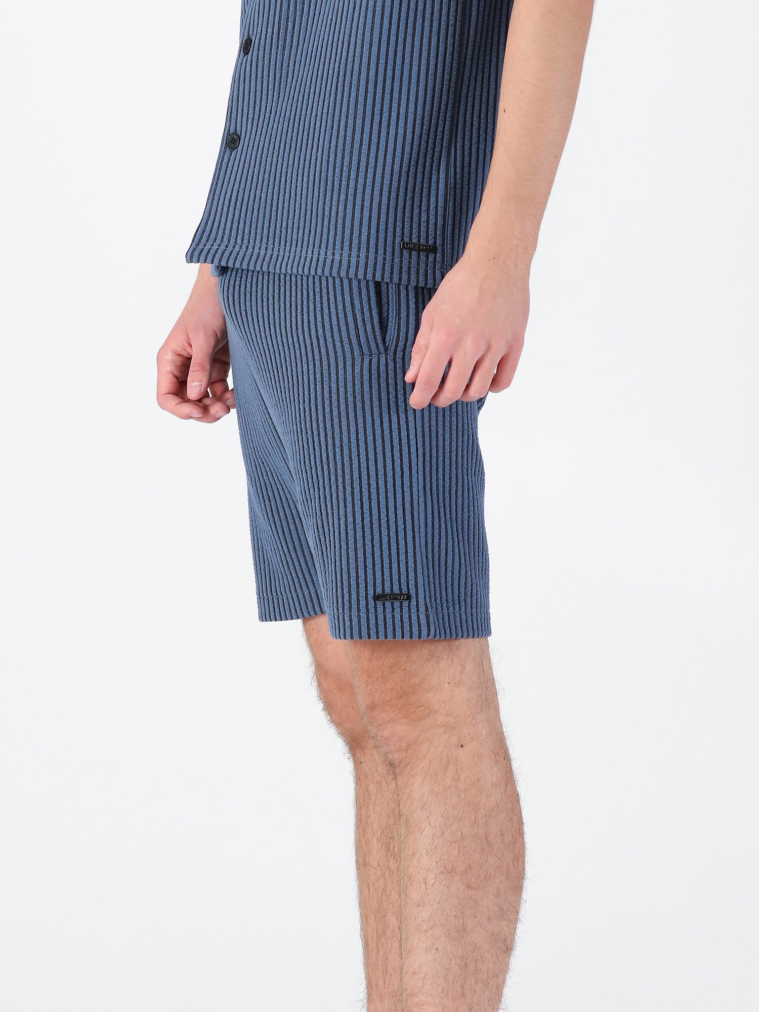 NICARAGUA TEXTURED JACQUARD SHORTS