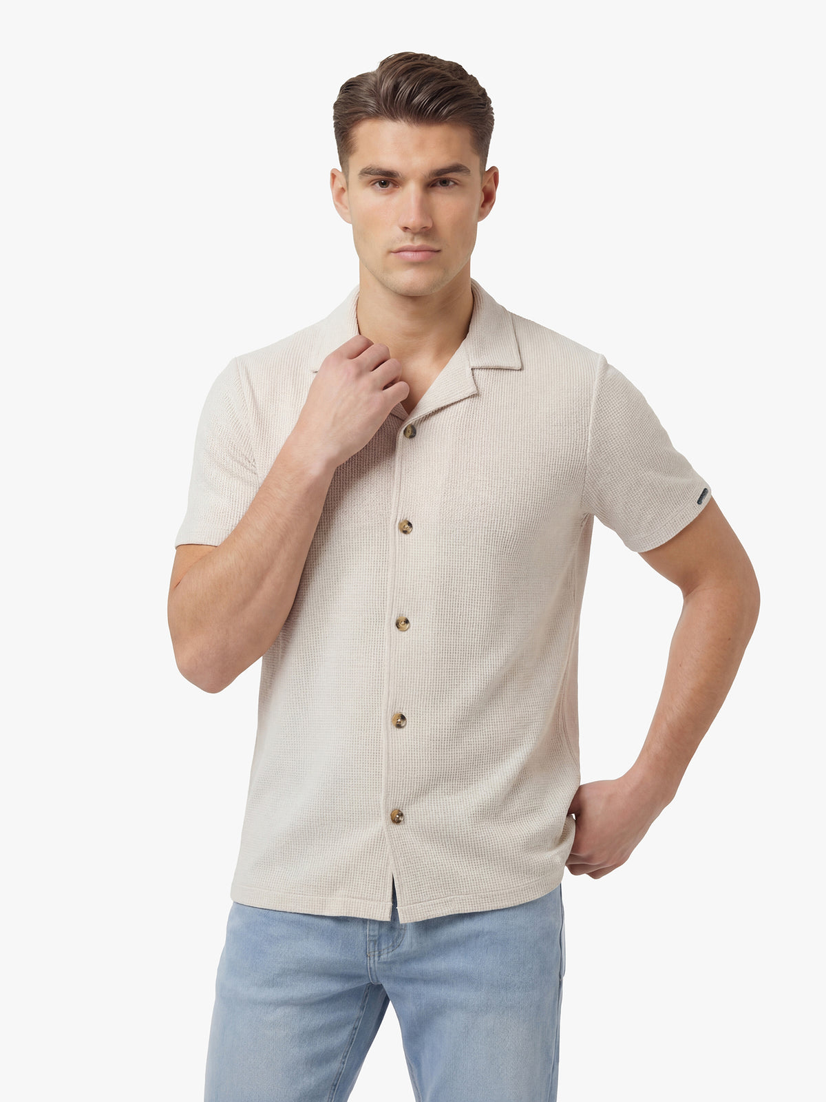 Men's grey shirt with Cuban collar and button-up front, detail view 1