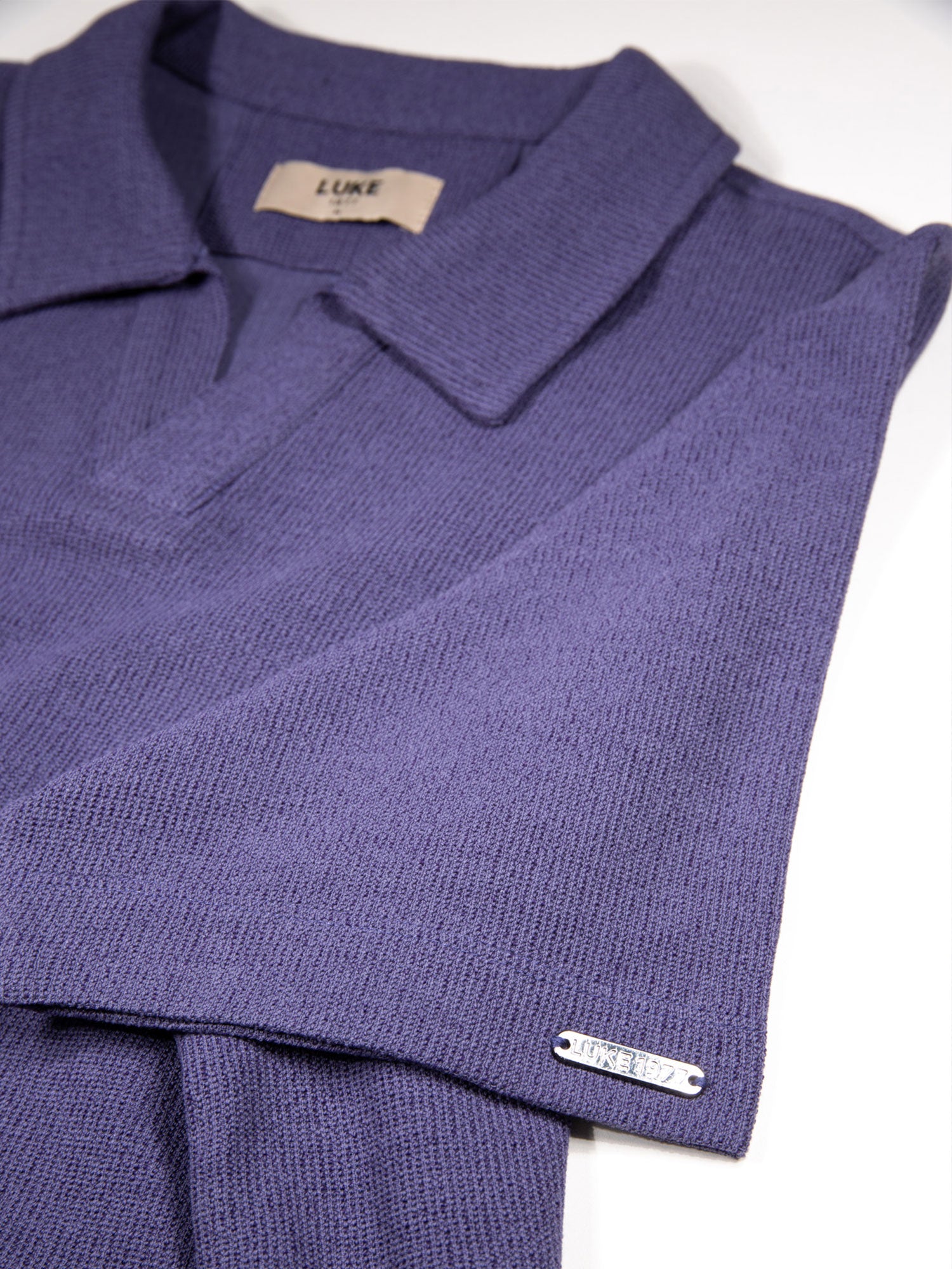 MASAYA BUTTONLESS TEXTURED POLO