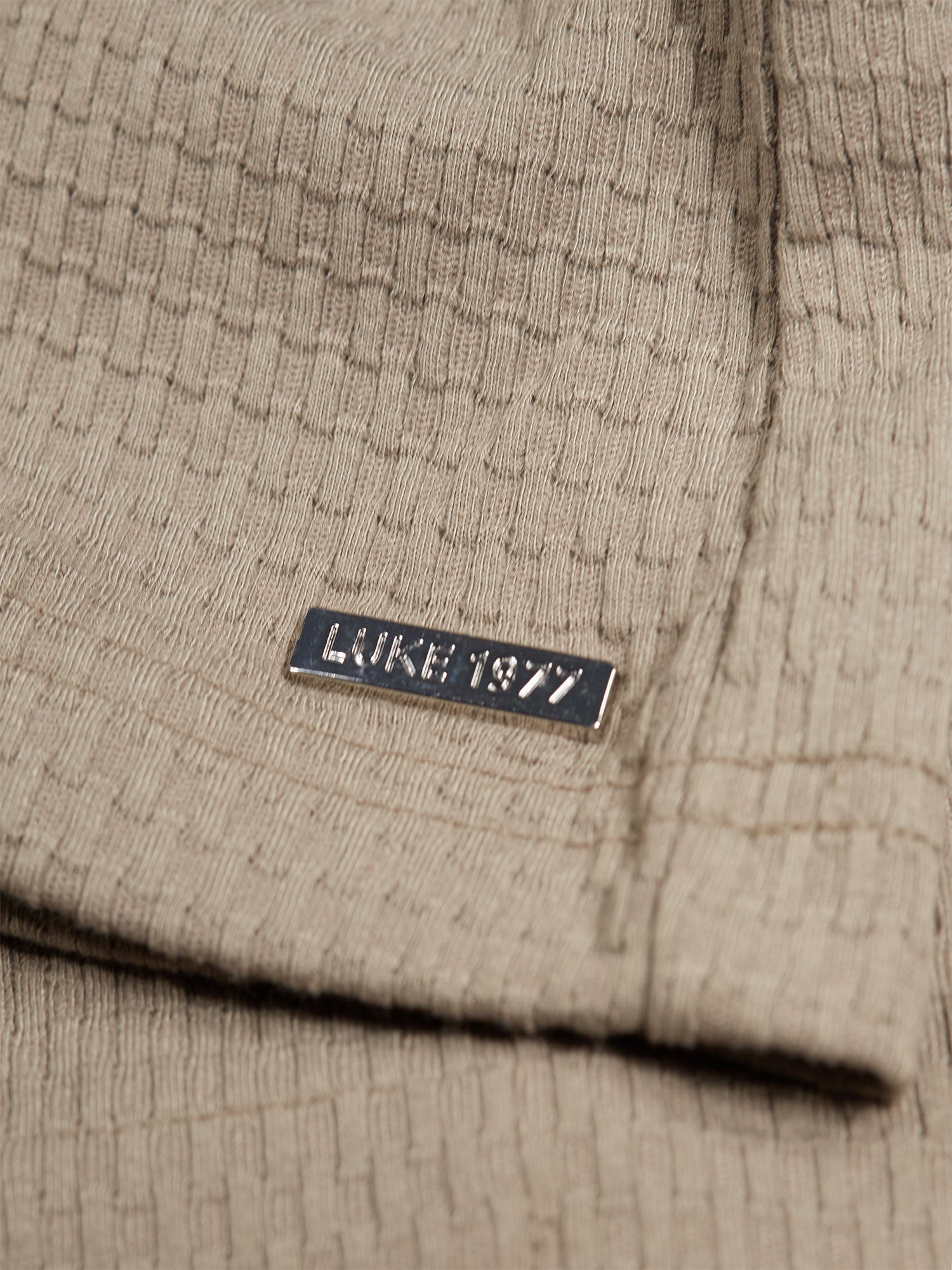 ARMILLA JACQUARD WAFFLE TEXTURED T-SHIRT