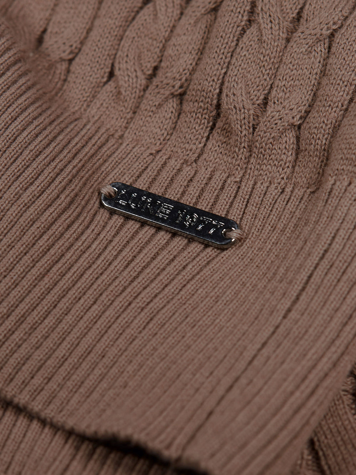 THE HAMPTONS TEXTURED KNITTED JUMPER