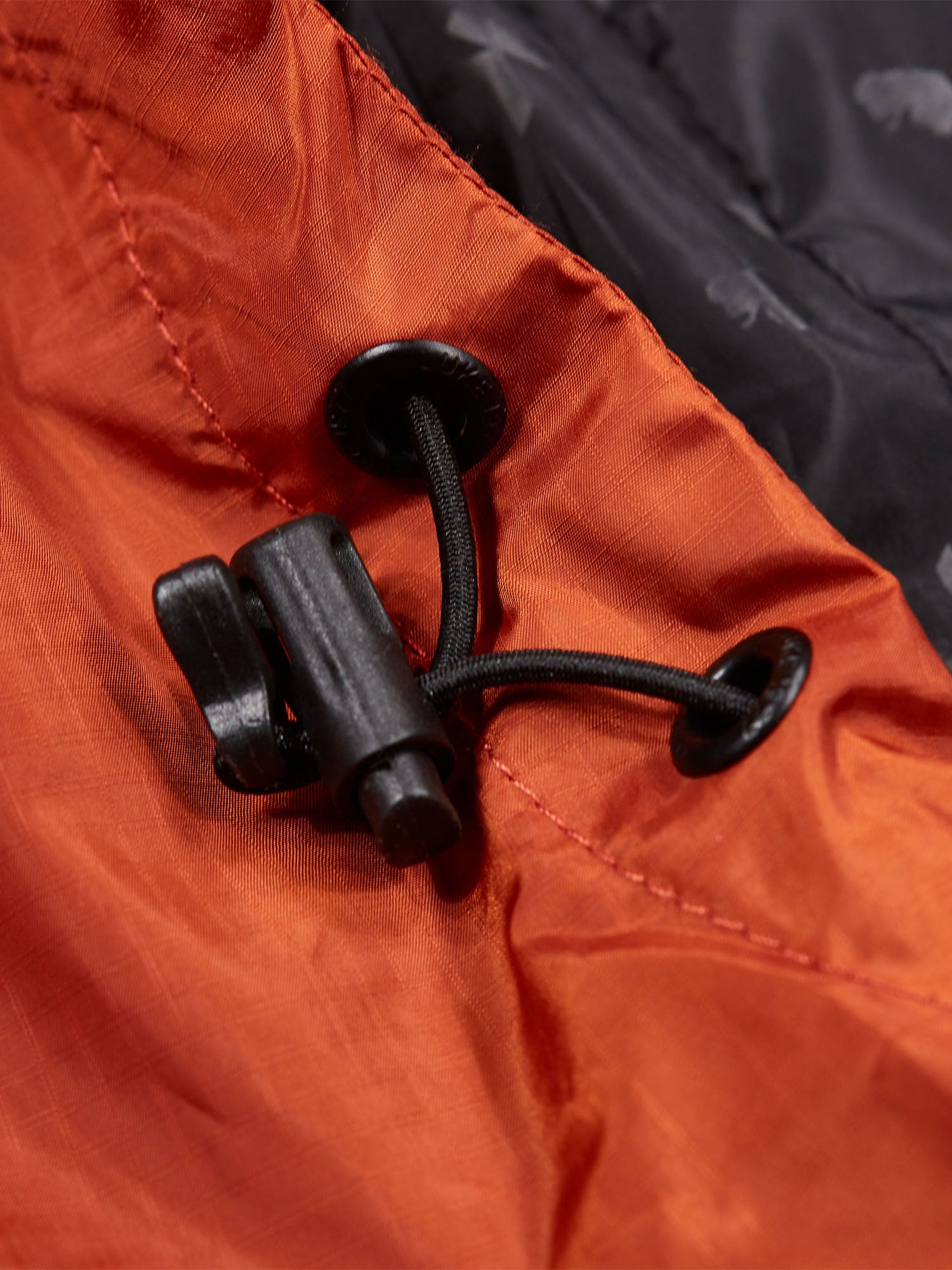 GARNEDD Men's Lightweight Nylon Transitional Hooded Jacket in