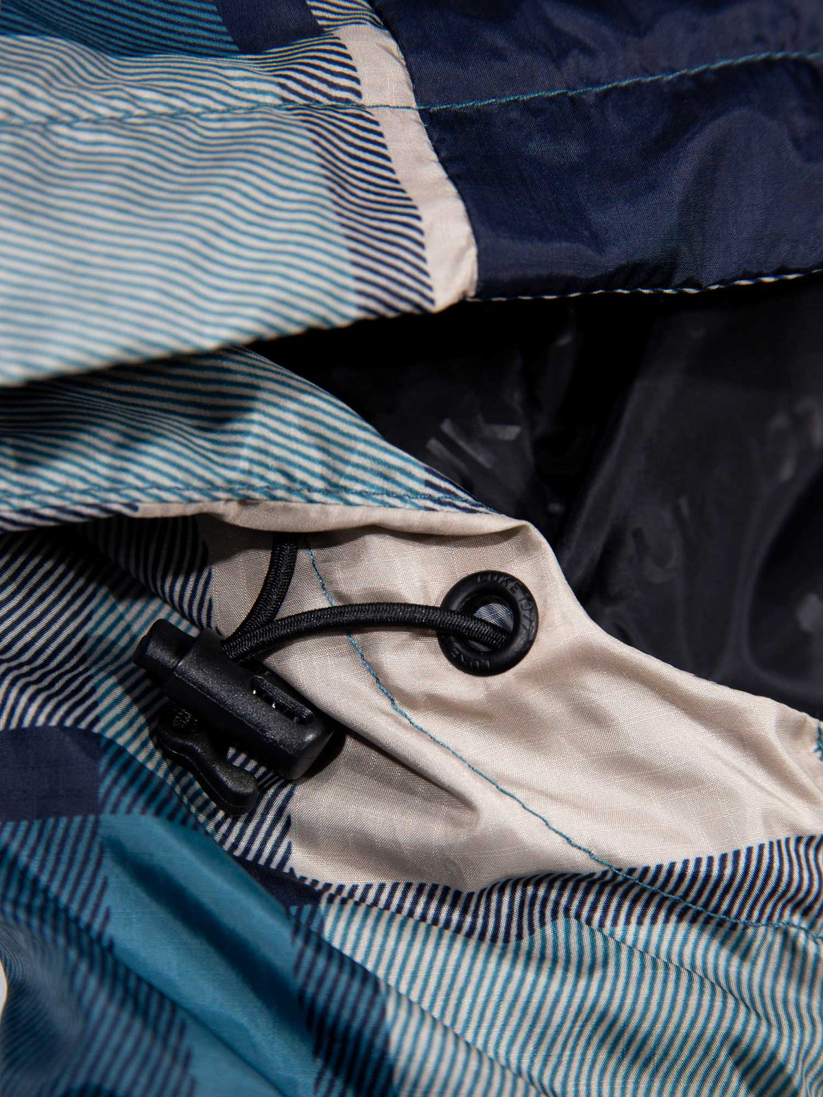 Men's blue jacket with zip-up front, detail view 2