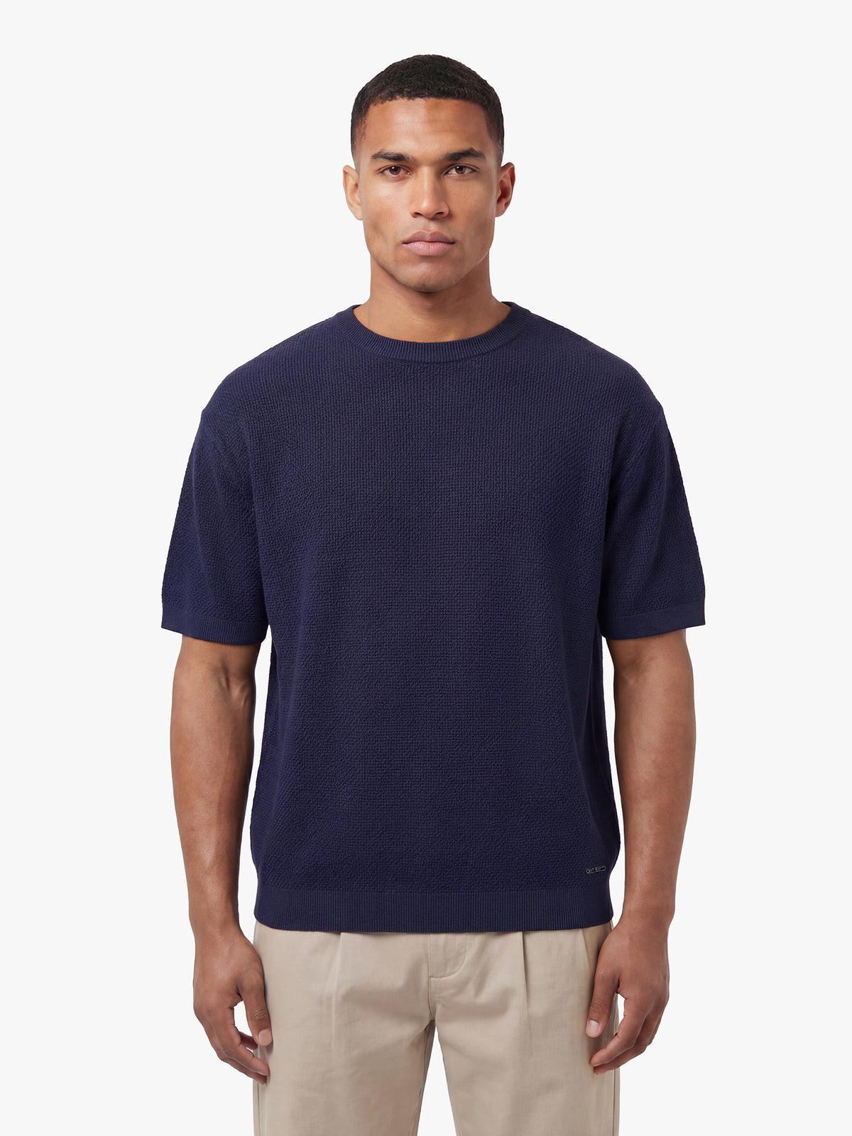 Men's relaxed-fit navy t-shirt with crew neck and short sleeves, front view