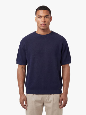 Men's relaxed-fit navy t-shirt with crew neck and short sleeves, front view