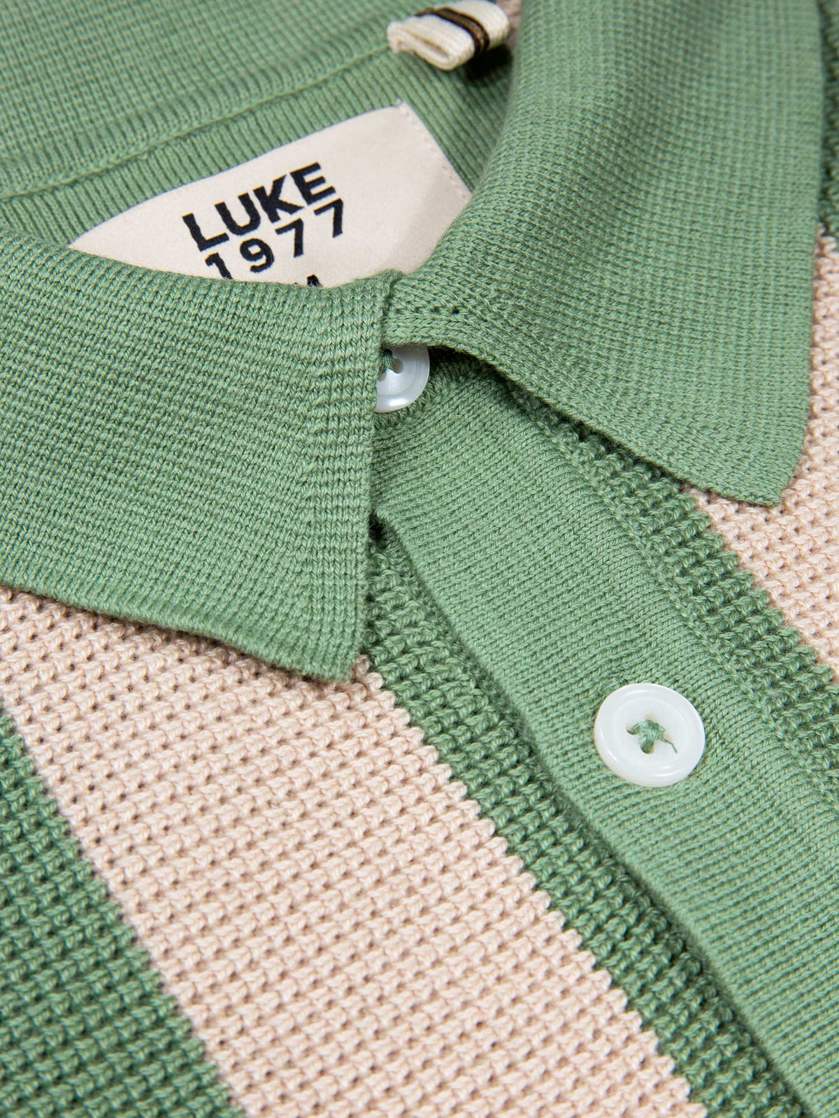 Men's green knitted polo with polo collar, detail view 2