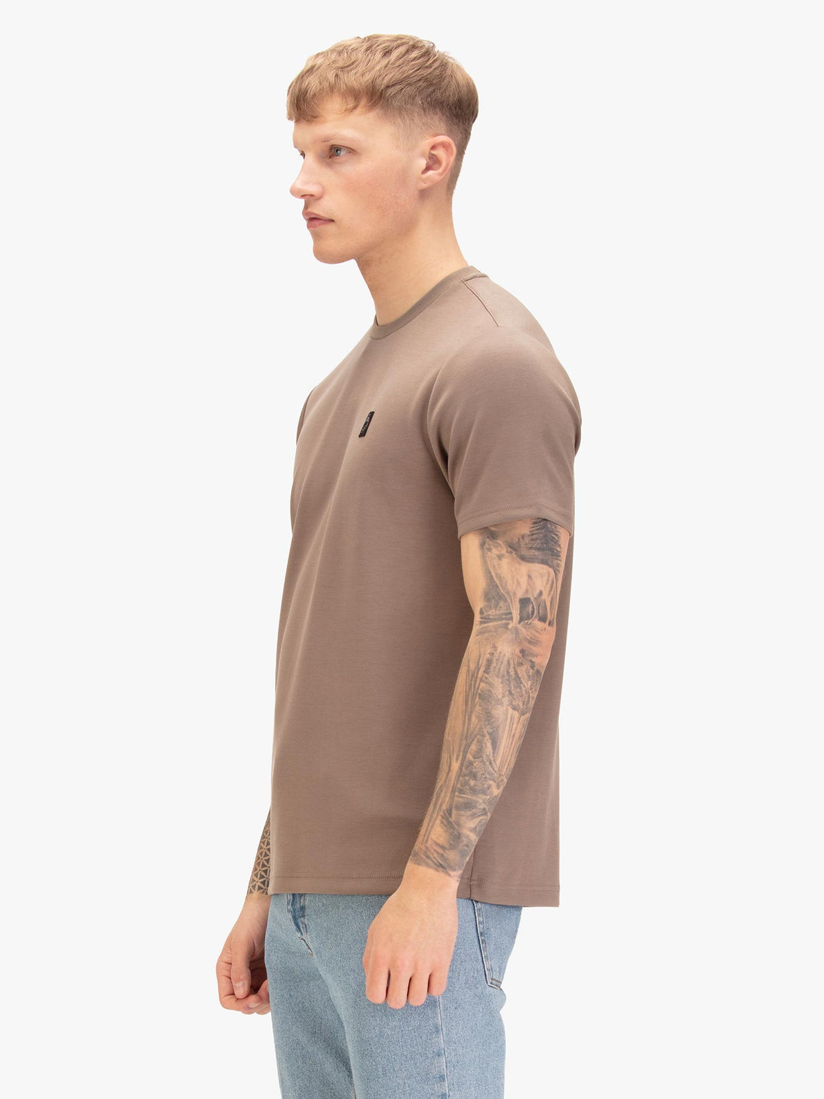 AWESTRUCK MODAL HEAVYWEIGHT T-SHIRT