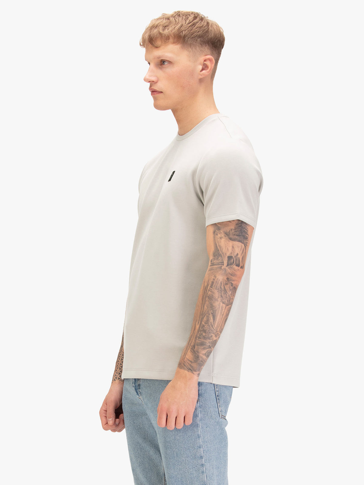 AWESTRUCK MODAL HEAVYWEIGHT T-SHIRT