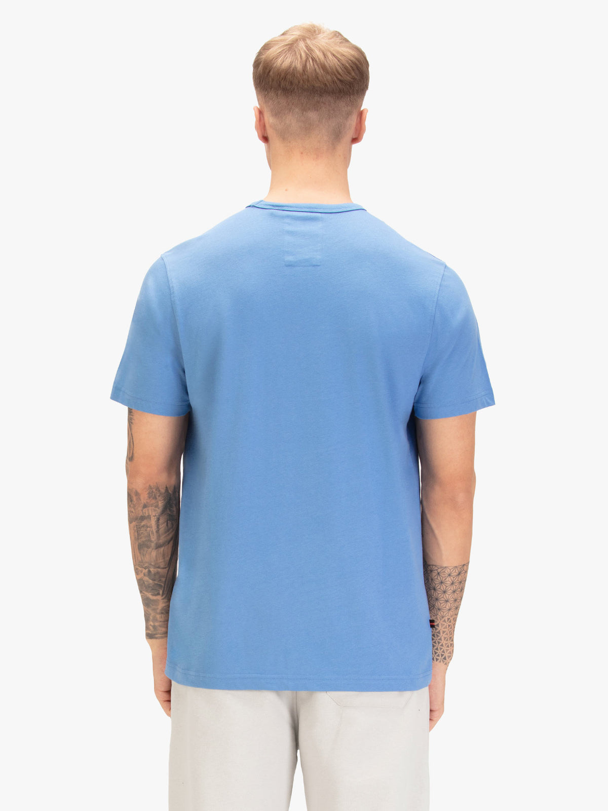 Men's blue t-shirt with crew neck and short sleeves, detail view 1