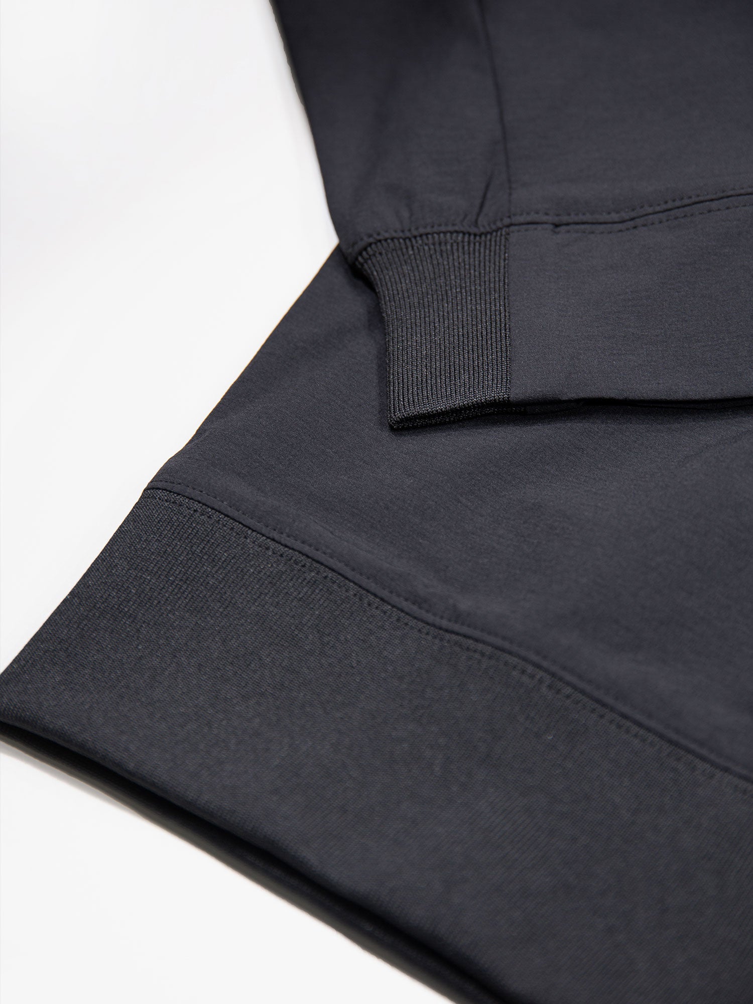 COGNE ZIP FUNNEL SWEATSHIRT