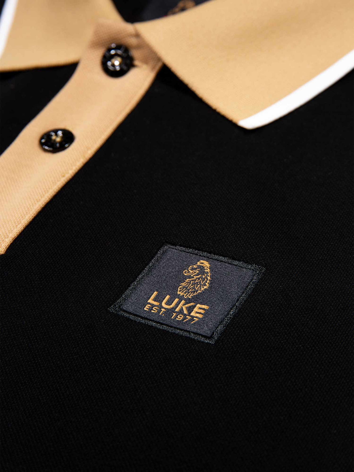 Men's black polo shirt with polo collar, detail view 3