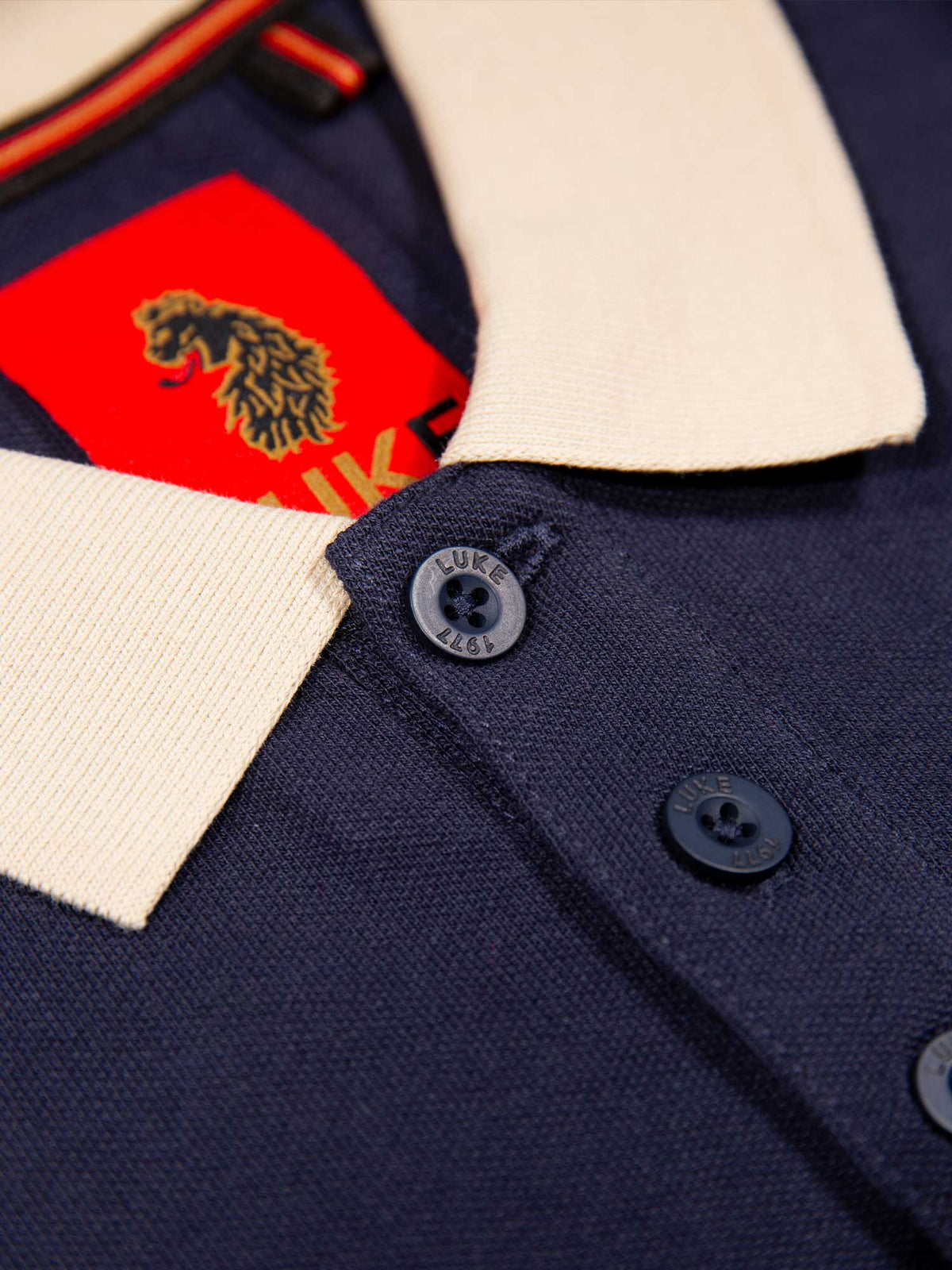 Men's navy polo shirt with polo collar, detail view 2