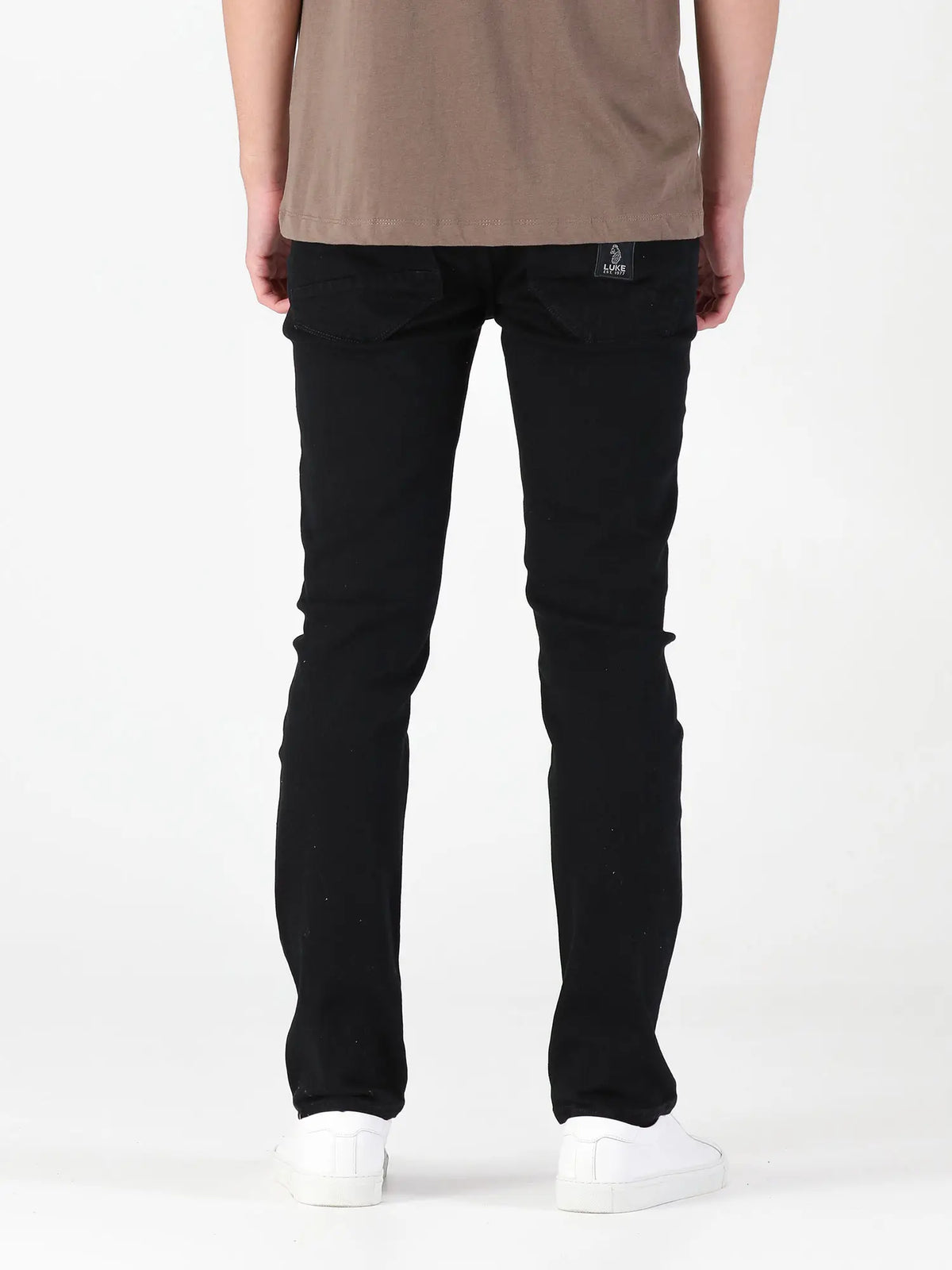 DNA TAPERED FIT JEANS