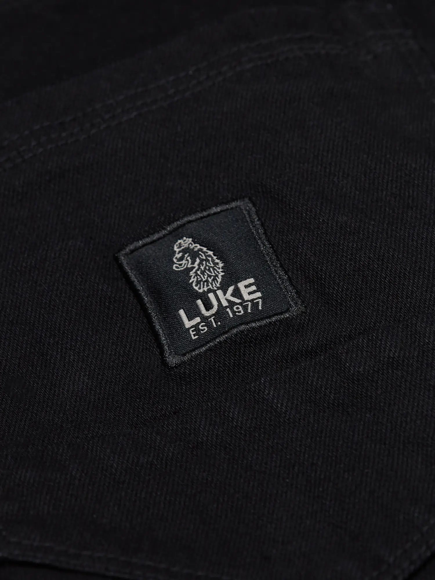 DNA TAPERED FIT JEANS