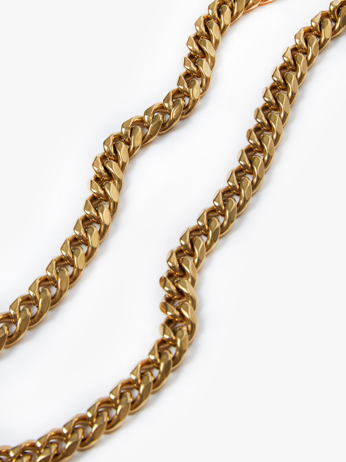 Men's gold jewellery.
