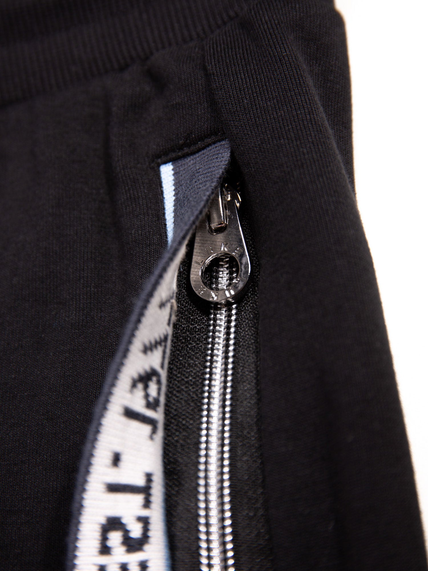 REID TEXT DETAIL SHORTS