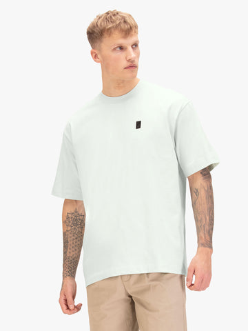 Men's relaxed-fit green t-shirt with crew neck and short sleeves, front view