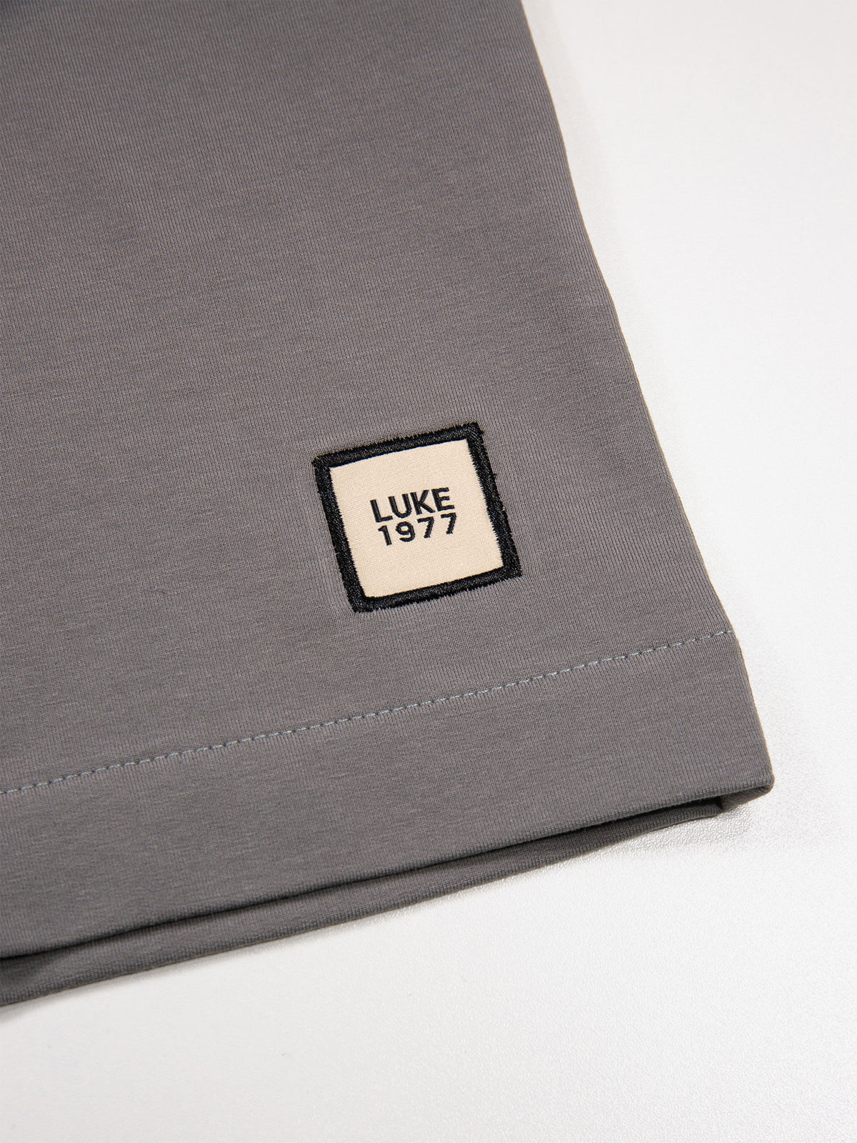 Men's grey t-shirt with crew neck and short sleeves - detail view 2.