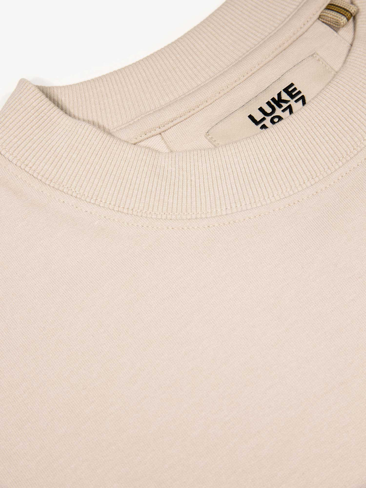 Men's relaxed-fit beige t-shirt with crew neck and short sleeves, detail view 1