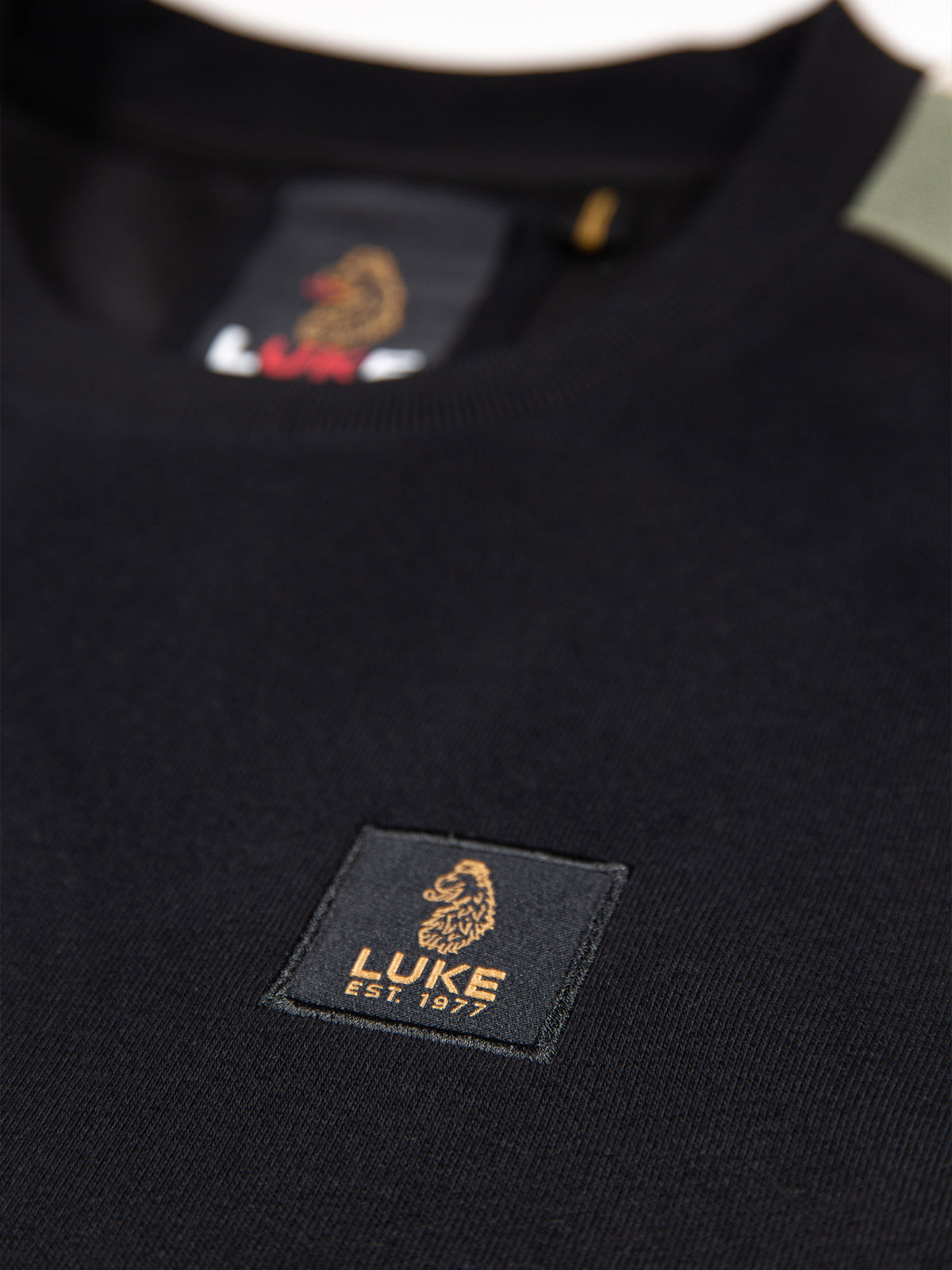 MASSACHUSETTS 1000 TAPE DETAIL SWEATSHIRT