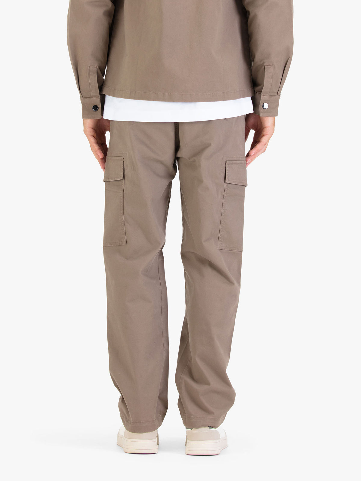 Back view of Hardnut brown LUKE 1977 Relaxed Panama cargo trousers worn by model