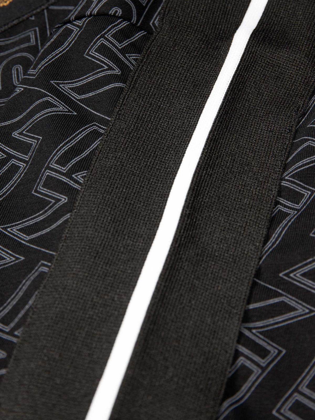 Men's black t-shirt with crew neck and short sleeves, detail view 4