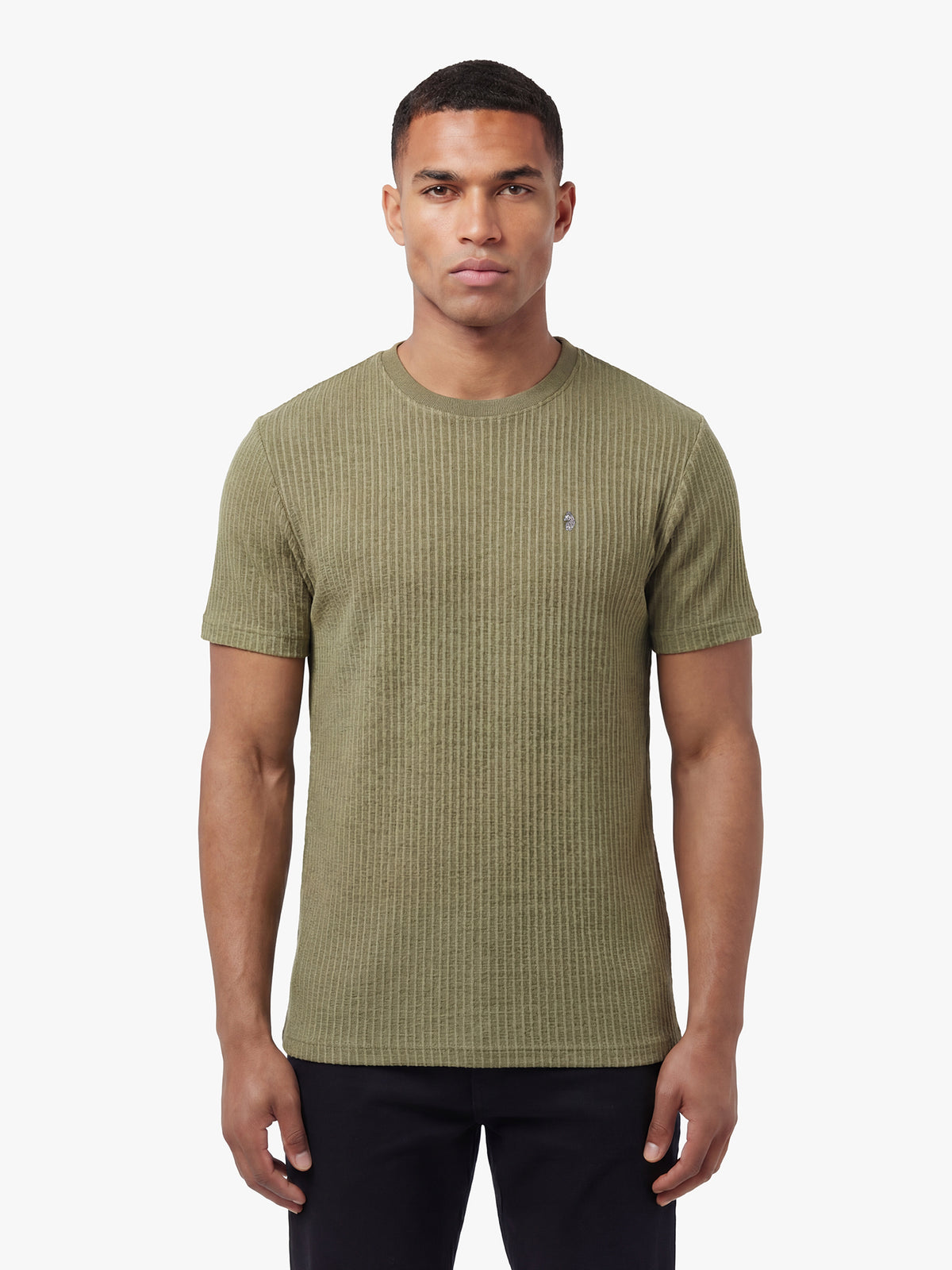 Men's green t-shirt with crew neck and short sleeves, front view