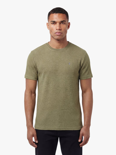 Men's green t-shirt with crew neck and short sleeves, front view