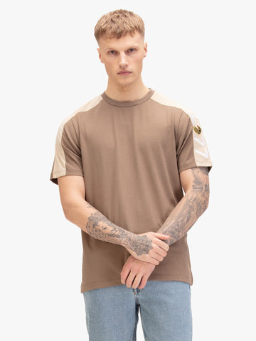 Men's brown t-shirt with crew neck and short sleeves.