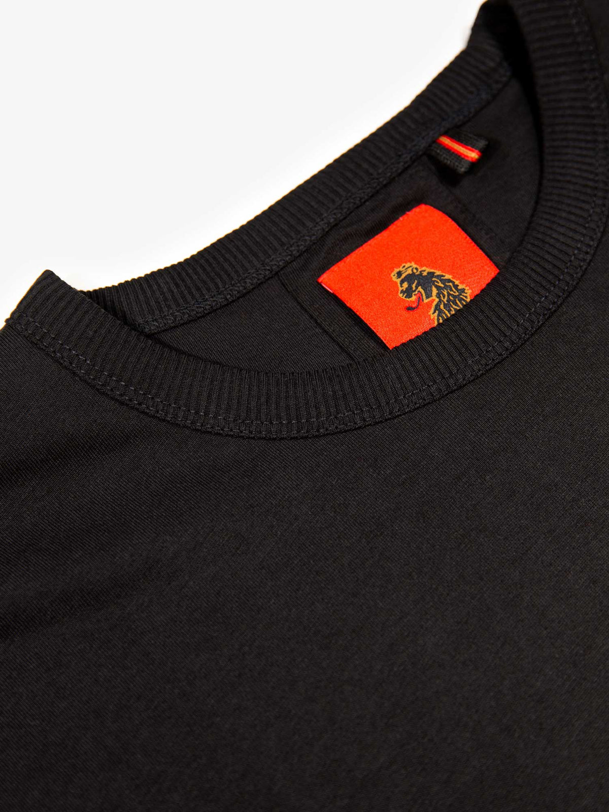 Men's black t-shirt with crew neck and short sleeves, detail view 1