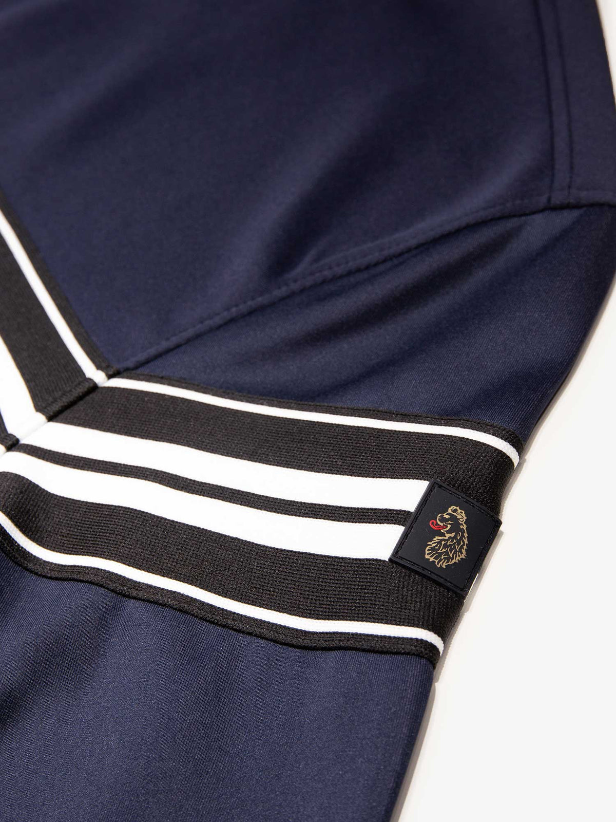 Men's navy sweatshirt with crew neck, detail view 3