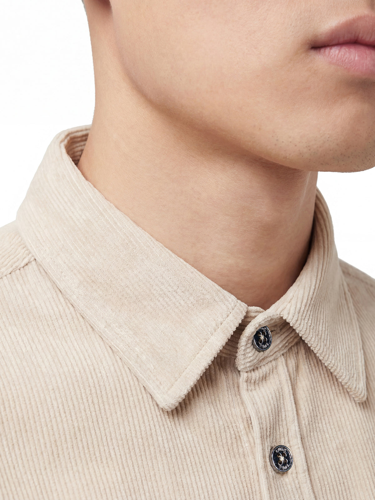 Men's beige shirt with button-up front, detail view 2