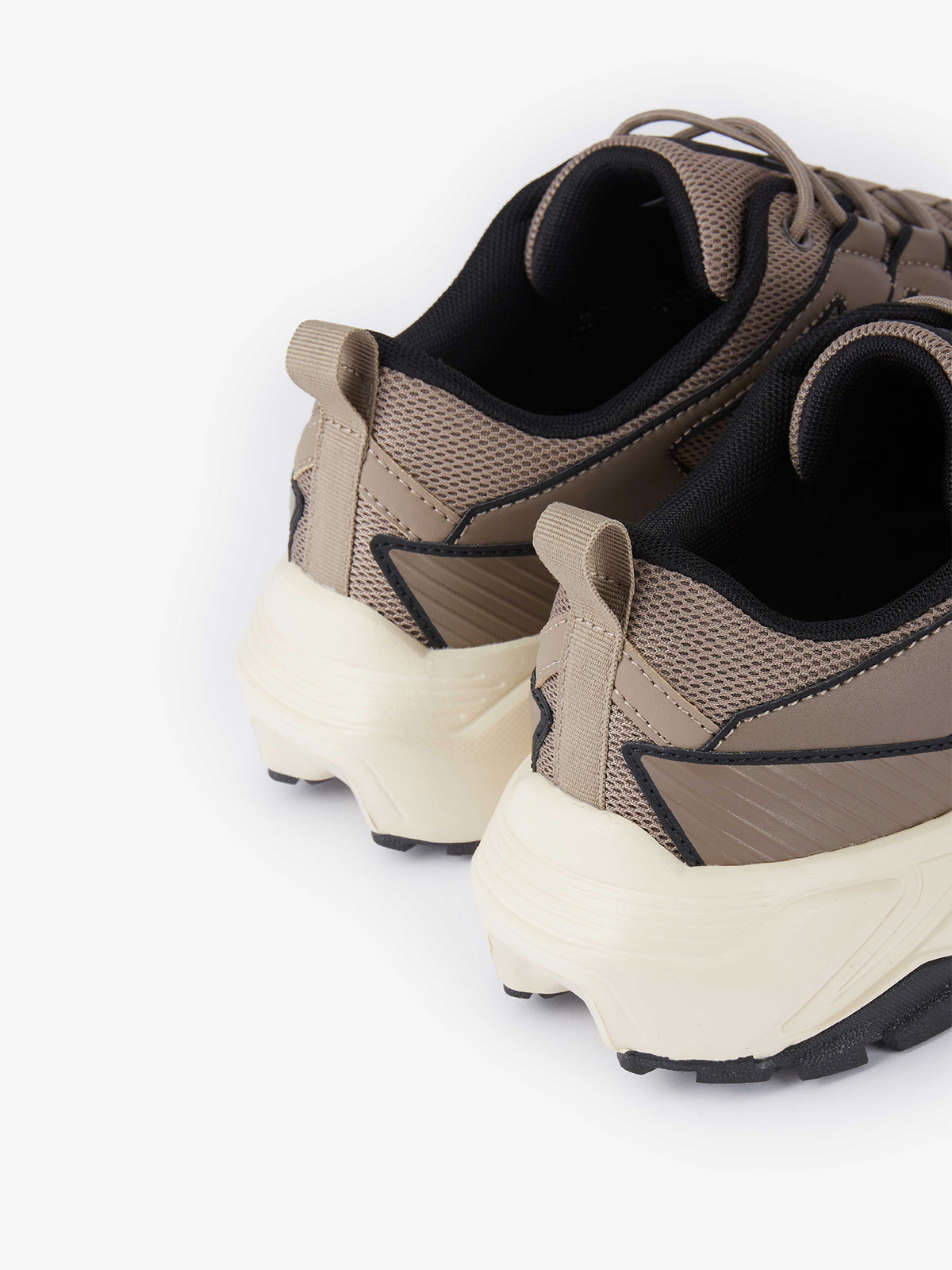 BOULDER TRAINERS