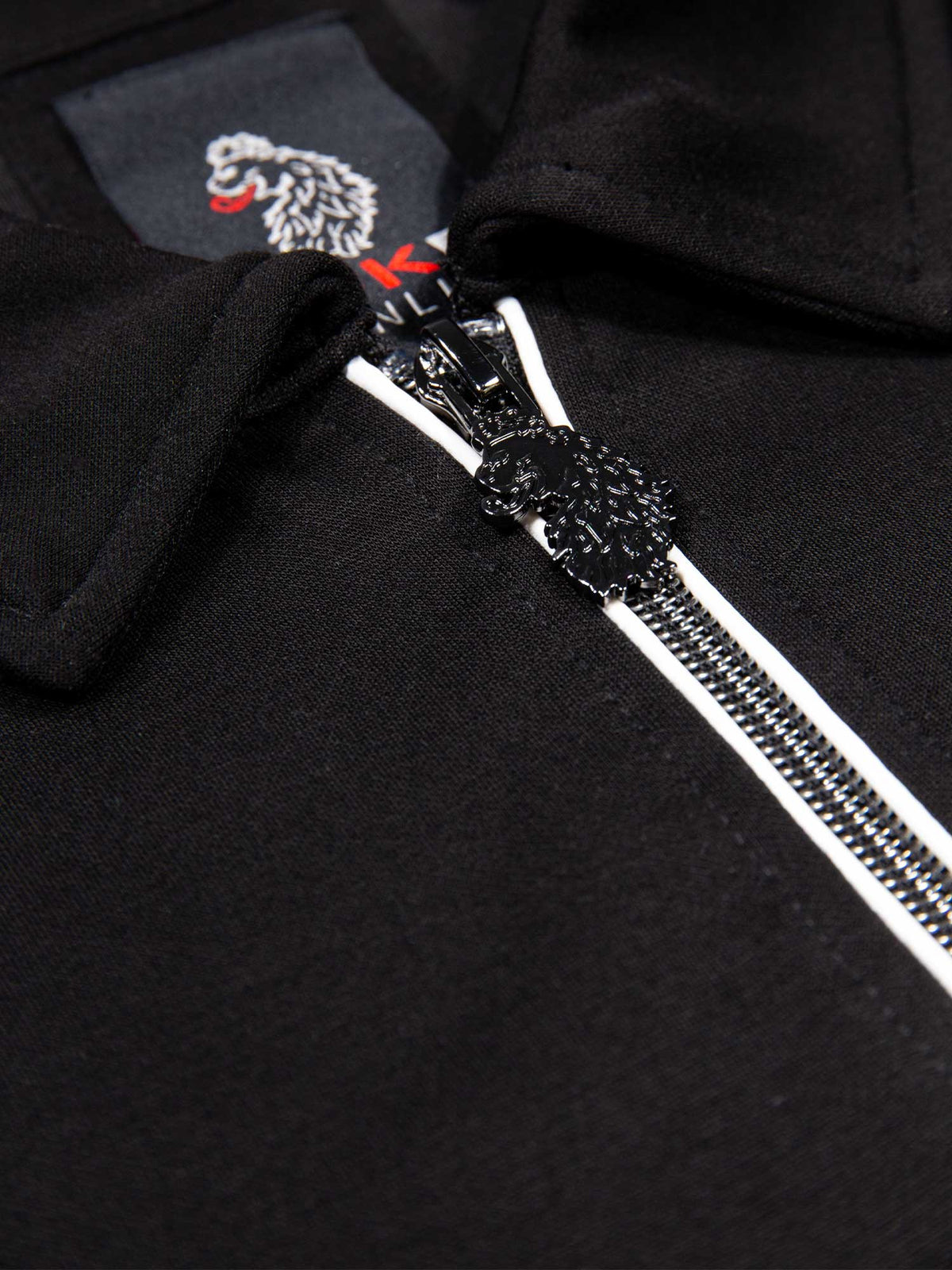 Men's black polo shirt with polo collar, detail view 1