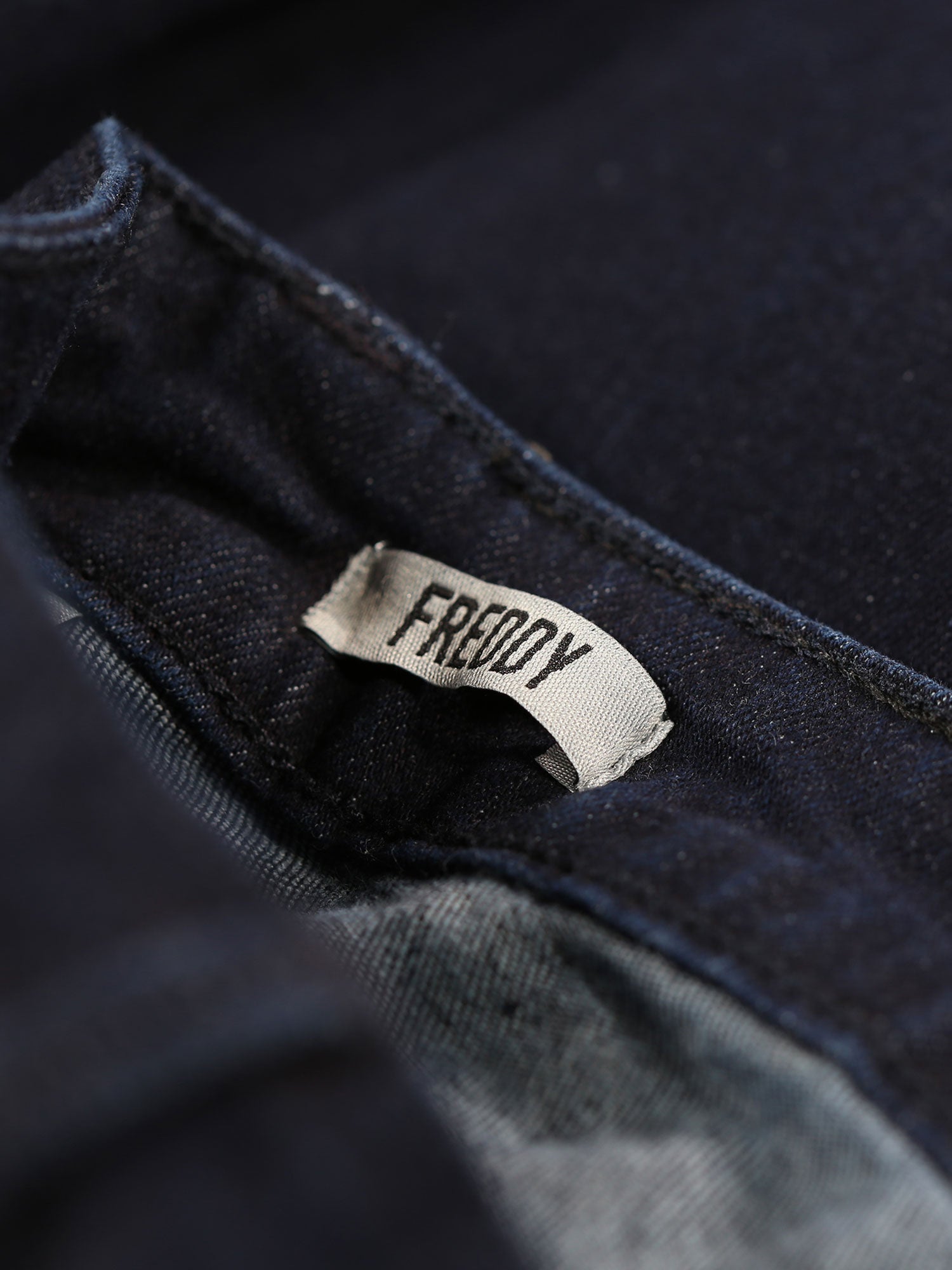 FREDDYS STRAIGHT LEG DARK BLUE RAW JEANS