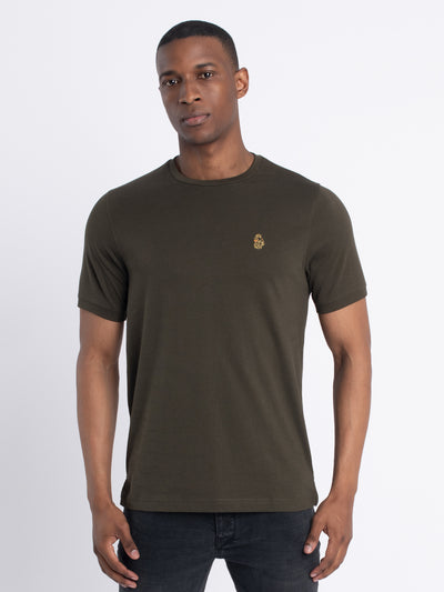 Men's green t-shirt with crew neck and short sleeves.