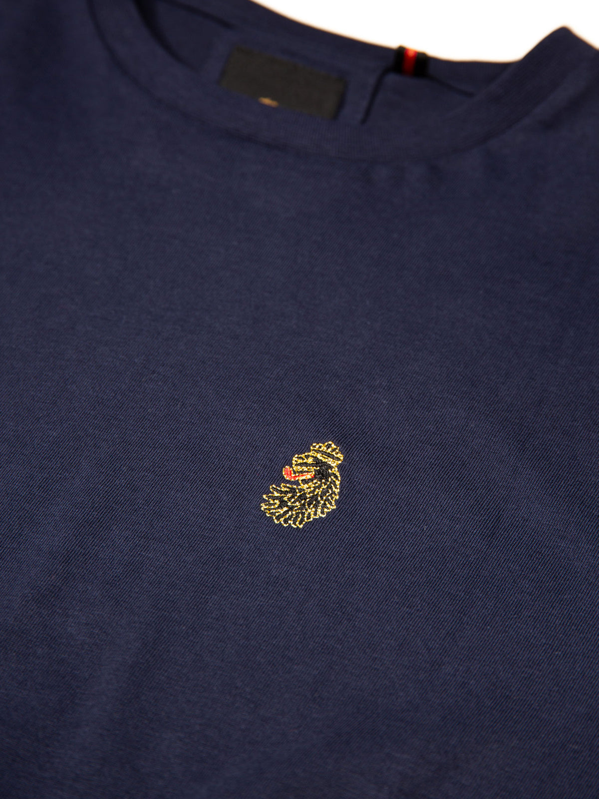 Men's navy t-shirt with crew neck and short sleeves - detail view 2.